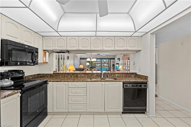 5776 Deauville CIR C208, Naples, FL 34112