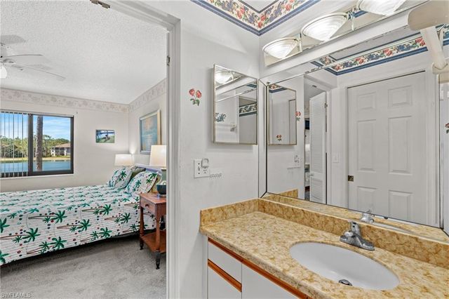 5776 Deauville CIR C208, Naples, FL 34112