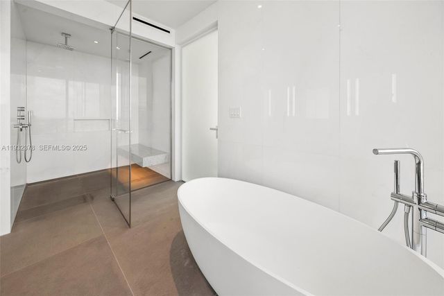 2000 S Ocean Dr 18B, Hallandale Beach, FL 33009