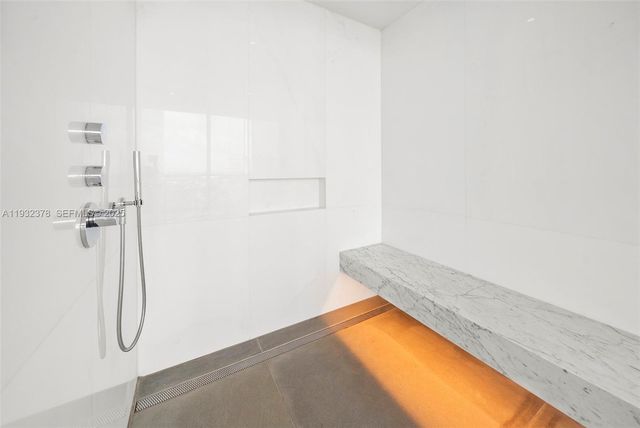 2000 S Ocean Dr 18B, Hallandale Beach, FL 33009