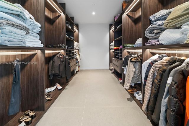 2000 S Ocean Dr 18B, Hallandale Beach, FL 33009