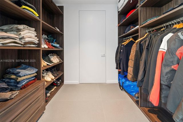 2000 S Ocean Dr 18B, Hallandale Beach, FL 33009