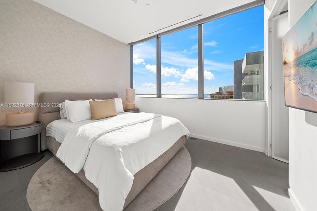 2000 S Ocean Dr 18B, Hallandale Beach, FL 33009