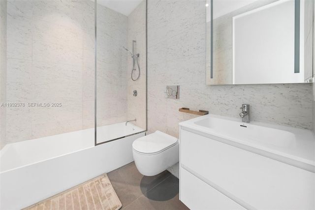 2000 S Ocean Dr 18B, Hallandale Beach, FL 33009