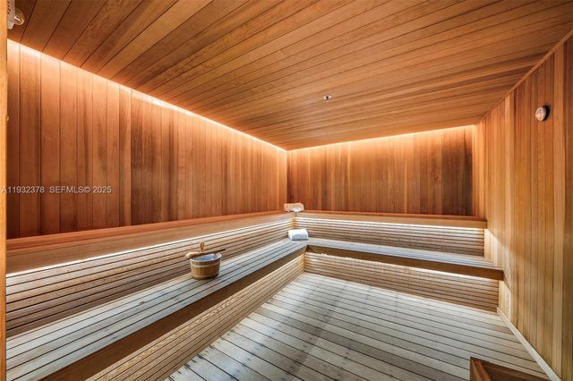 2000 S Ocean Dr 18B, Hallandale Beach, FL 33009