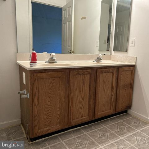 2024 S ANVIL LN, Temple Hills, MD 20748