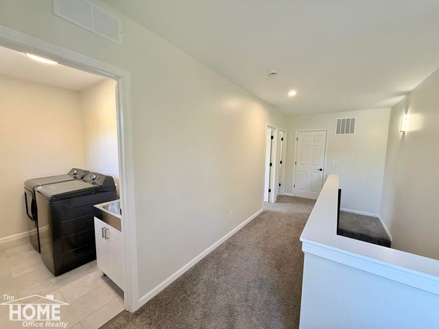 1046 S Pearce Street, Owosso, MI 48867
