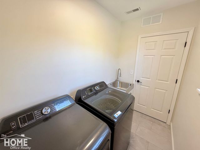 1046 S Pearce Street, Owosso, MI 48867