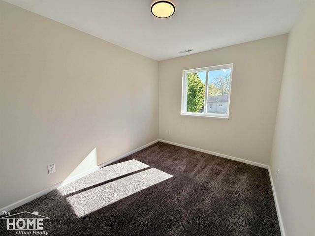 1046 S Pearce Street, Owosso, MI 48867
