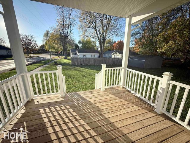 1046 S Pearce Street, Owosso, MI 48867