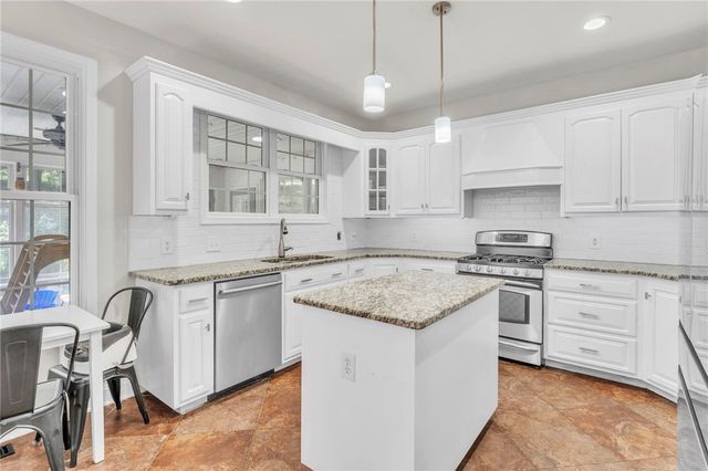 207 Devonhurst Drive, Seneca, SC 29678