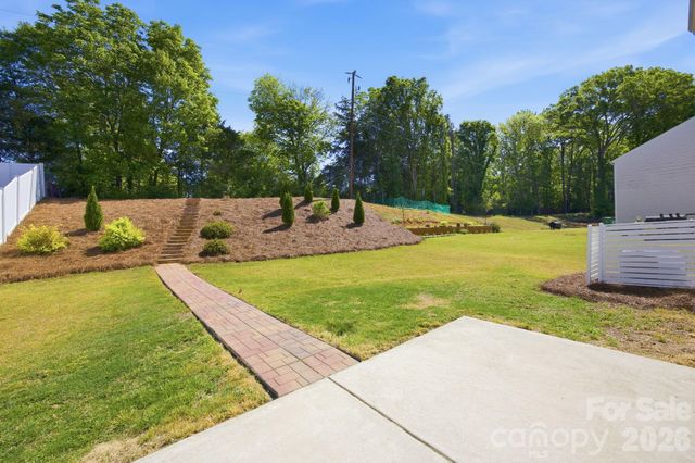 3016 Platinum Pointe Drive, Charlotte, NC 28227