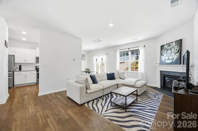 3016 Platinum Pointe Drive, Charlotte, NC 28227