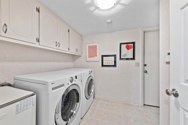 9125 N Briarwood COURT, Bayside, WI 53217