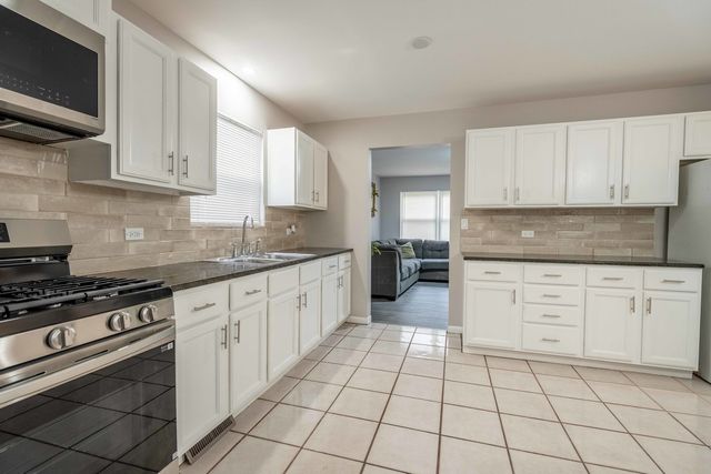 1745 N 40th Avenue, Stone Park, IL 60165