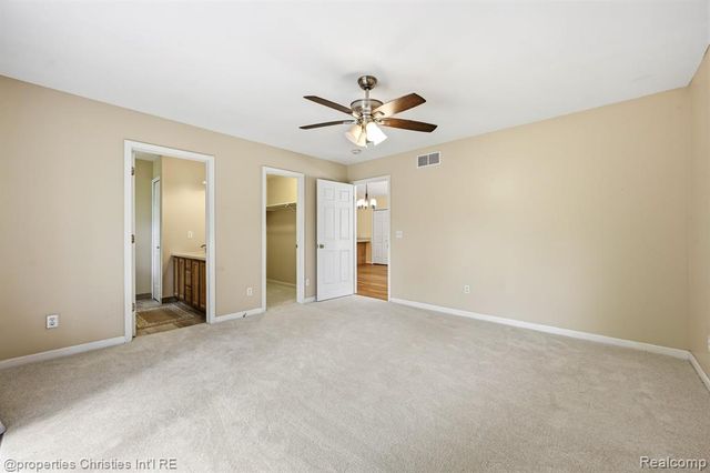8896 Redstone Drive, Pinckney, MI 48169