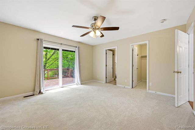 8896 Redstone Drive, Pinckney, MI 48169