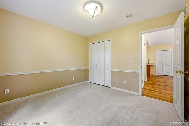 8896 Redstone Drive, Pinckney, MI 48169