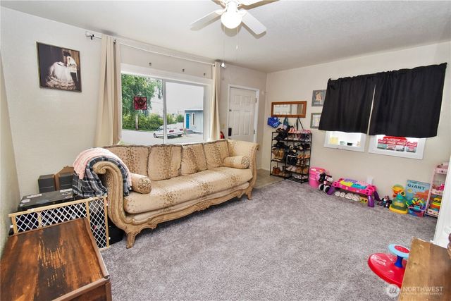 913 Broad Street, Mount Vernon, WA 98274