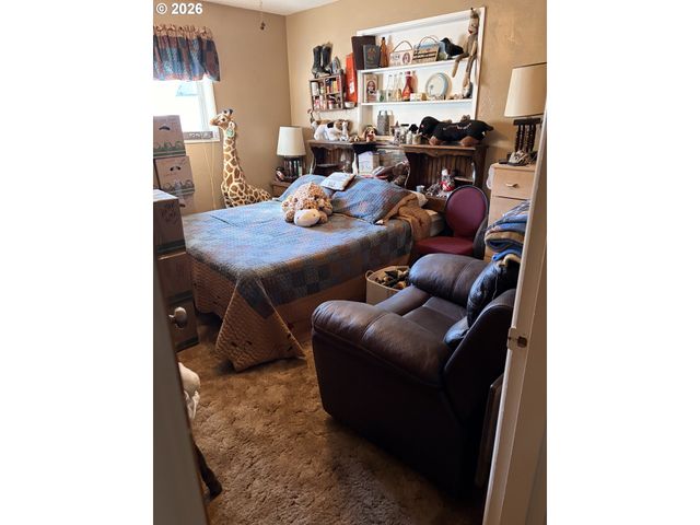 2478 MARION St, North Bend, OR 97459