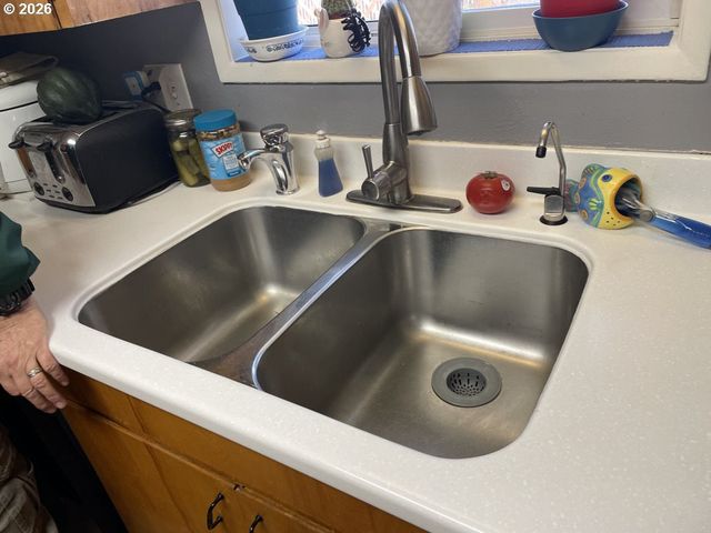 2478 MARION St, North Bend, OR 97459