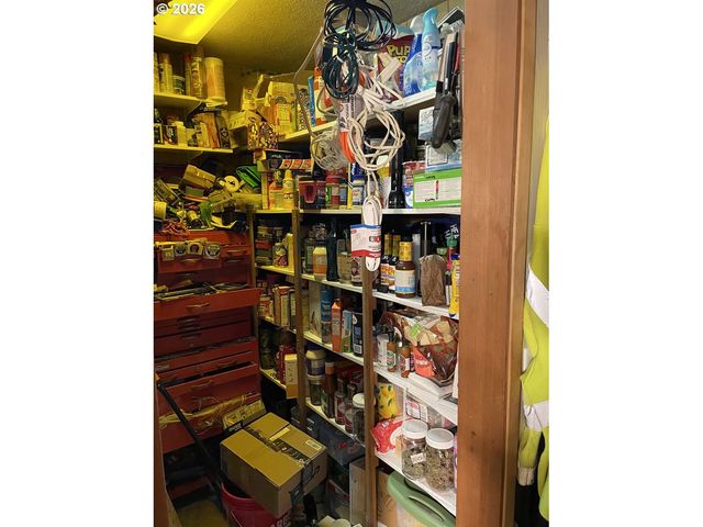 2478 MARION St, North Bend, OR 97459