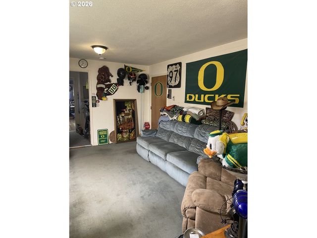 2478 MARION St, North Bend, OR 97459