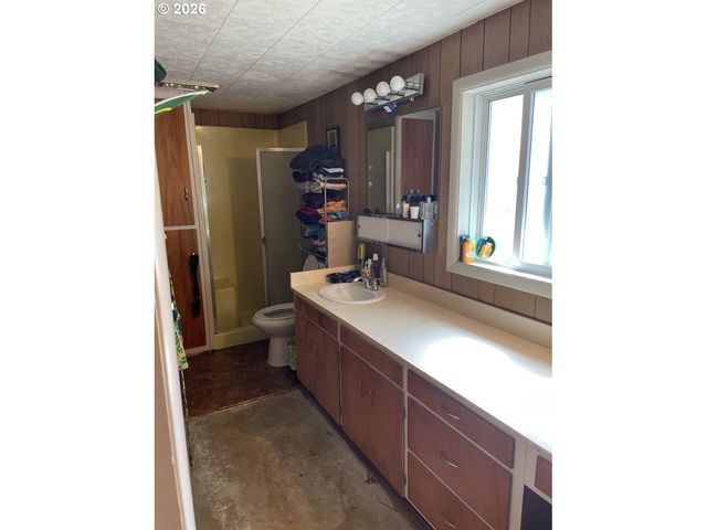 2478 MARION St, North Bend, OR 97459