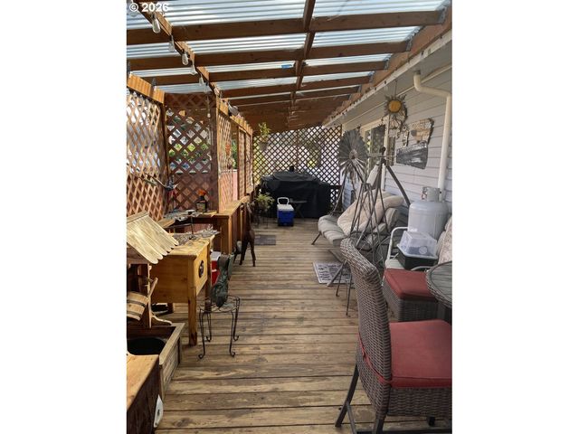 2478 MARION St, North Bend, OR 97459