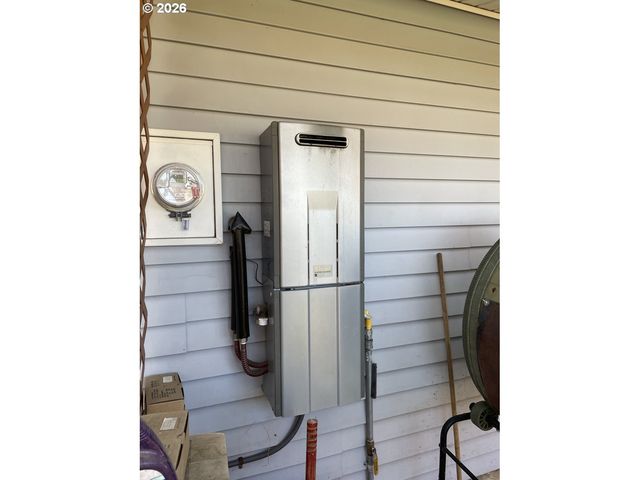 2478 MARION St, North Bend, OR 97459