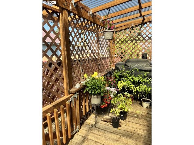 2478 MARION St, North Bend, OR 97459