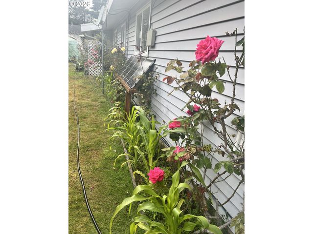 2478 MARION St, North Bend, OR 97459