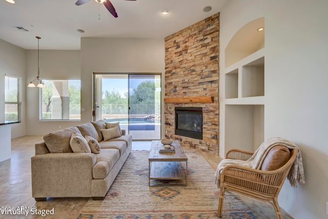 11290 E WHITETHORN Drive, Scottsdale, AZ 85262