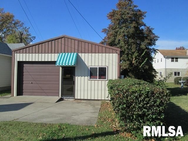 1621 N PARK Avenue, Herrin, IL 62948