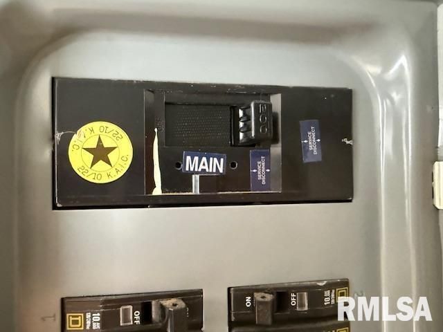 1621 N PARK Avenue, Herrin, IL 62948