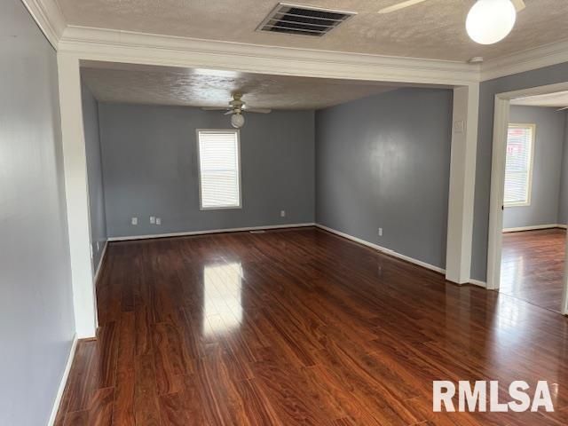 1621 N PARK Avenue, Herrin, IL 62948