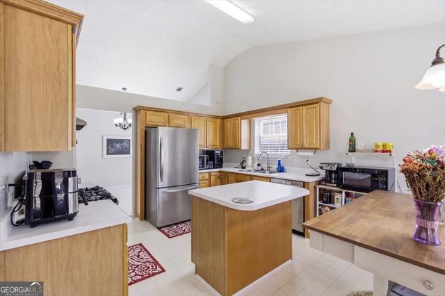 2818 Hillvale Cove Way, Lithonia, GA 30058