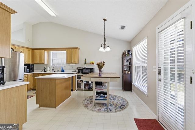 2818 Hillvale Cove Way, Lithonia, GA 30058