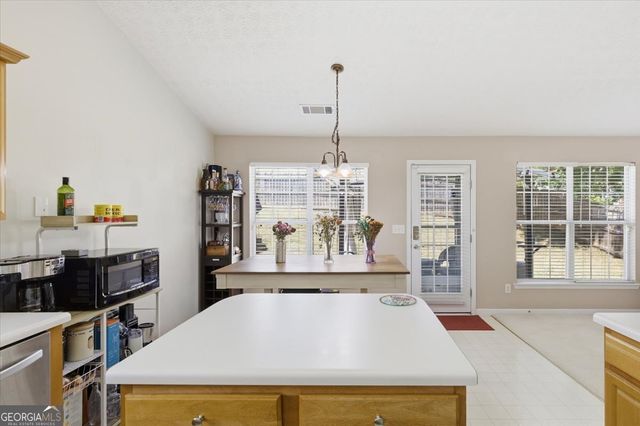 2818 Hillvale Cove Way, Lithonia, GA 30058
