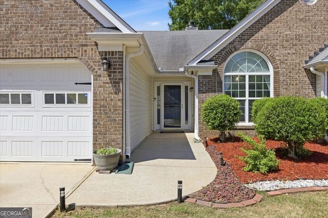 2818 Hillvale Cove Way, Lithonia, GA 30058