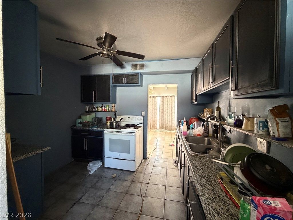 2129 Franklin Avenue, Las Vegas, NV 89104 — photo 3