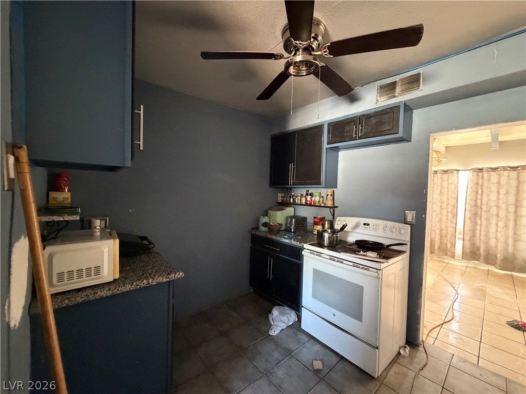 2129 Franklin Avenue, Las Vegas, NV 89104 — photo 5