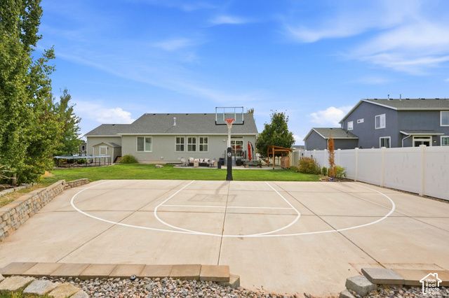 2249 S PARKWOOD LN, Kaysville, UT 84037