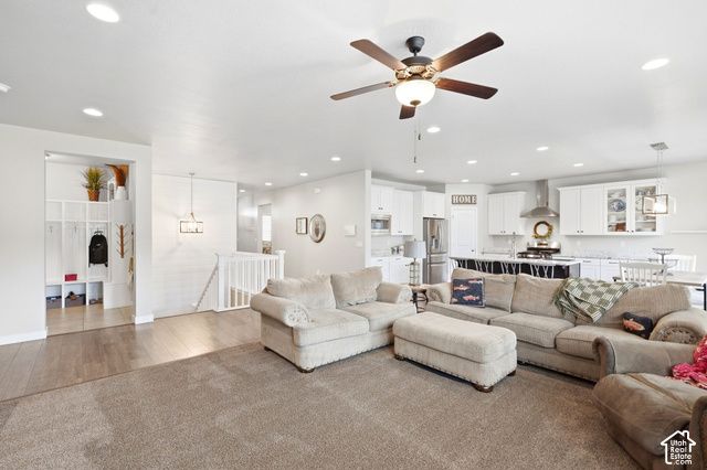2249 S PARKWOOD LN, Kaysville, UT 84037