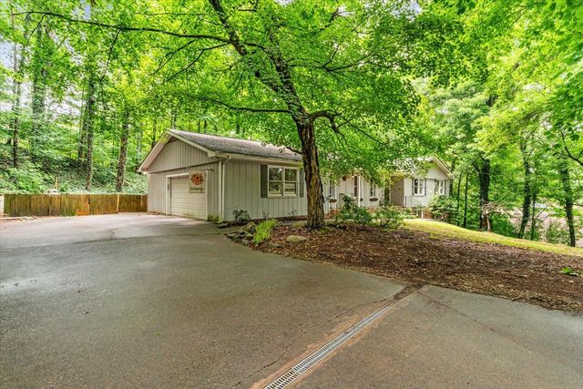 2903 Hickory Lane, Rocky Face, GA 30740
