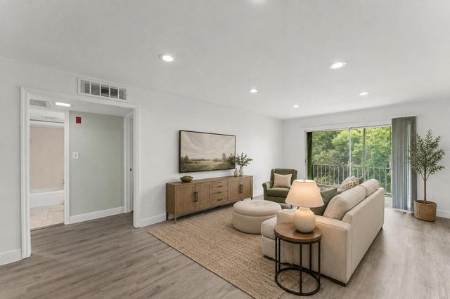 1250 S DENNING DR Unit 233, Winter Park, FL 32789
