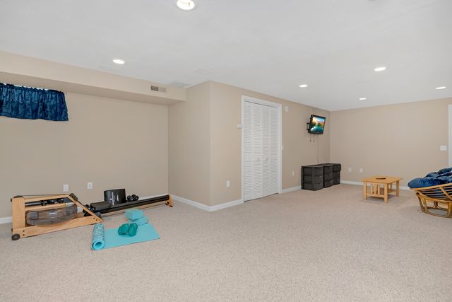 181 Candlewood Drive 181, Enfield, CT 06082