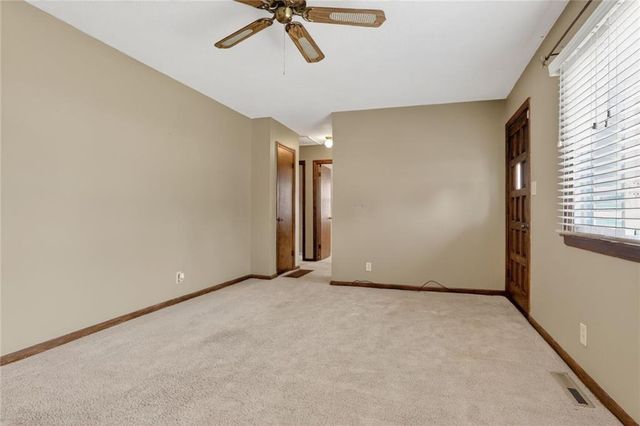 1605 N Hocker Avenue, Independence, MO 64050