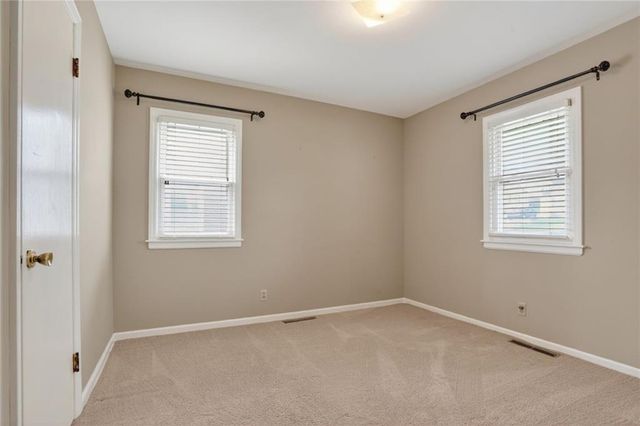 1605 N Hocker Avenue, Independence, MO 64050