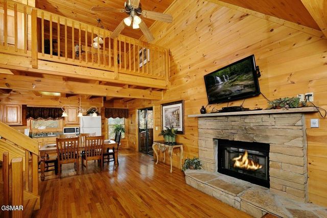 448 Silver Maple Lane Lane, Gatlinburg, TN 37738